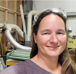 Jennifer, maker behind Crafted Carvings and CraftedProfit